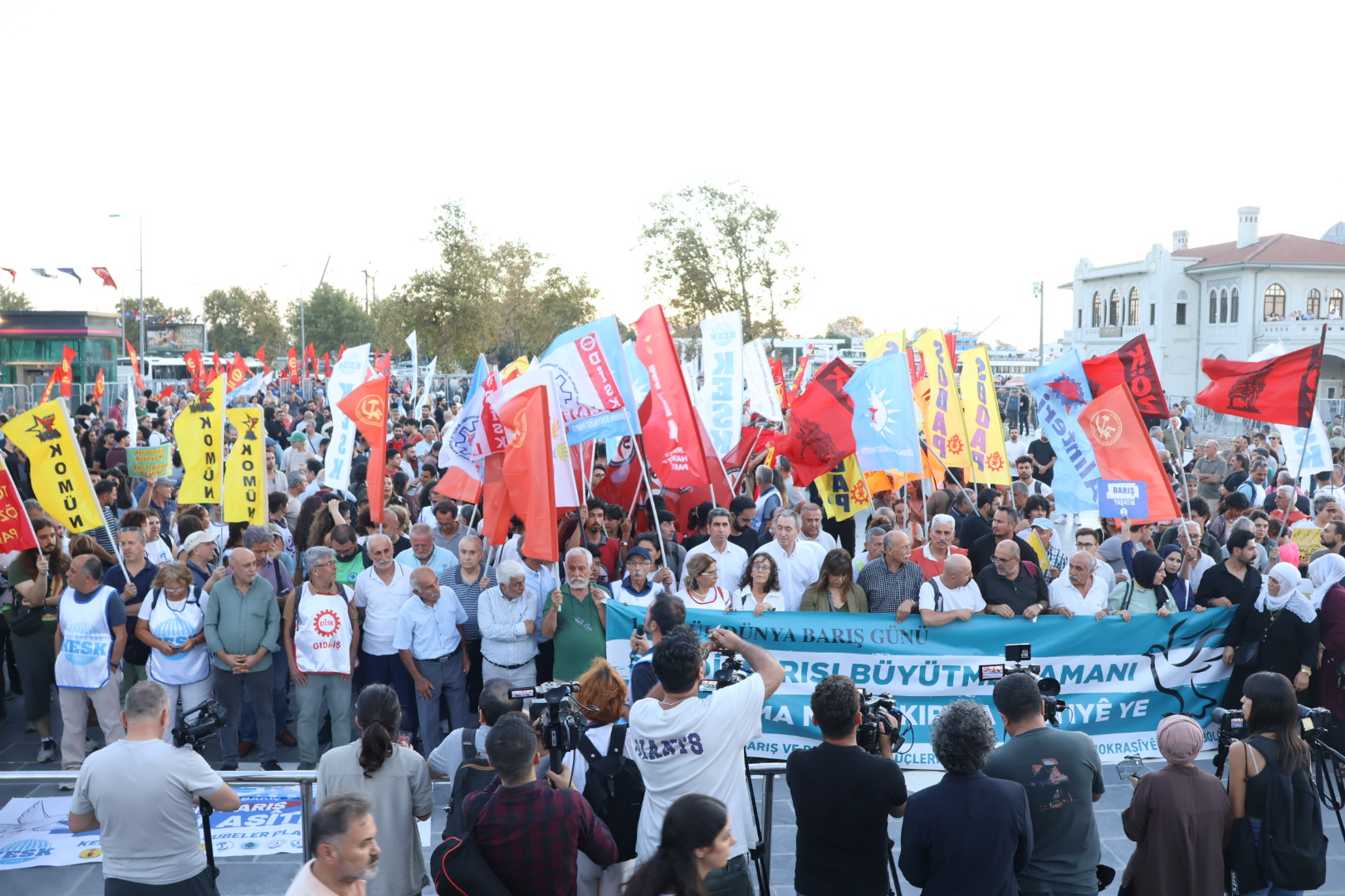 Kadıköy'de barış mitingi